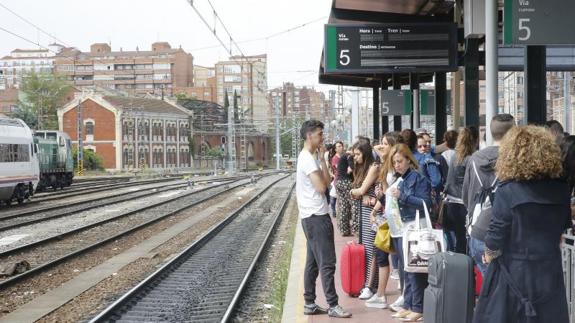 Las obras de Adif en la estación de Campo Grande provocan el retraso de más de media docena de trenes