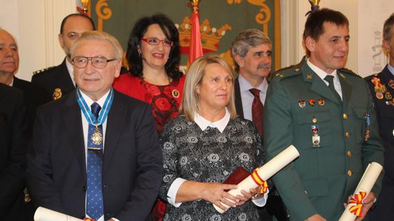 Mérito civil, orgullo social